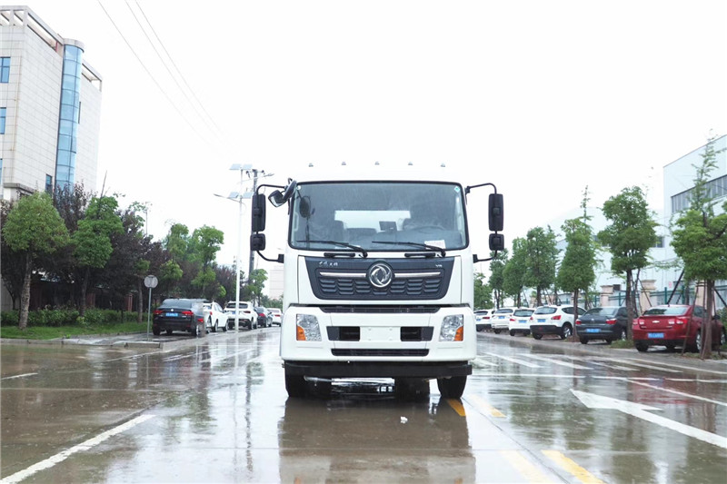 東風天龍后八輪20噸噴霧車，國六綠化噴灑車